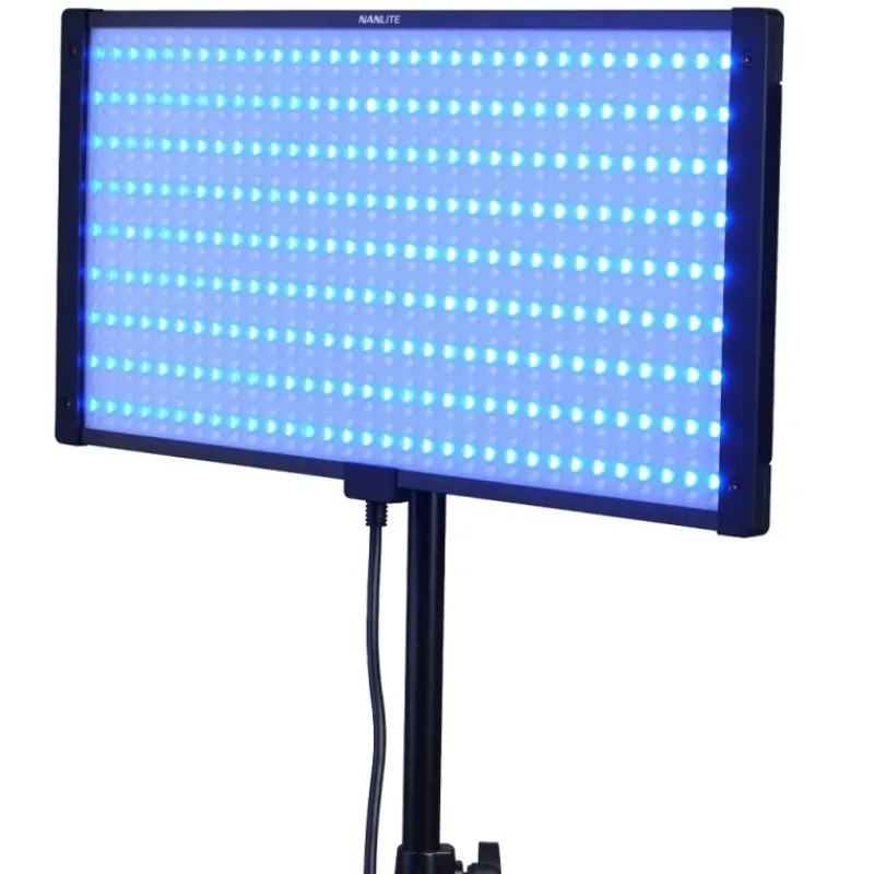 NANLITE PavoSlim 120C – Panneau LED RGBWW ultra-fin et polyvalent