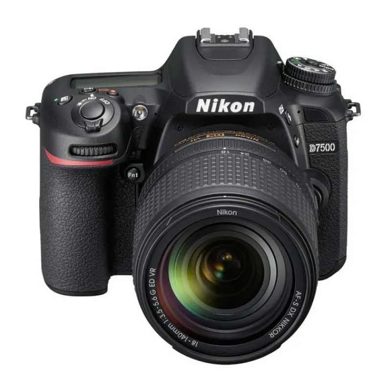 Nikon D7500 + AF-S DX 18-140 mm f/3,5-5,6 VR - Panajou