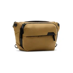 Peak Design Everyday Sling 3L V2 Coyote - Sac photo compact et polyvalent - Panajou