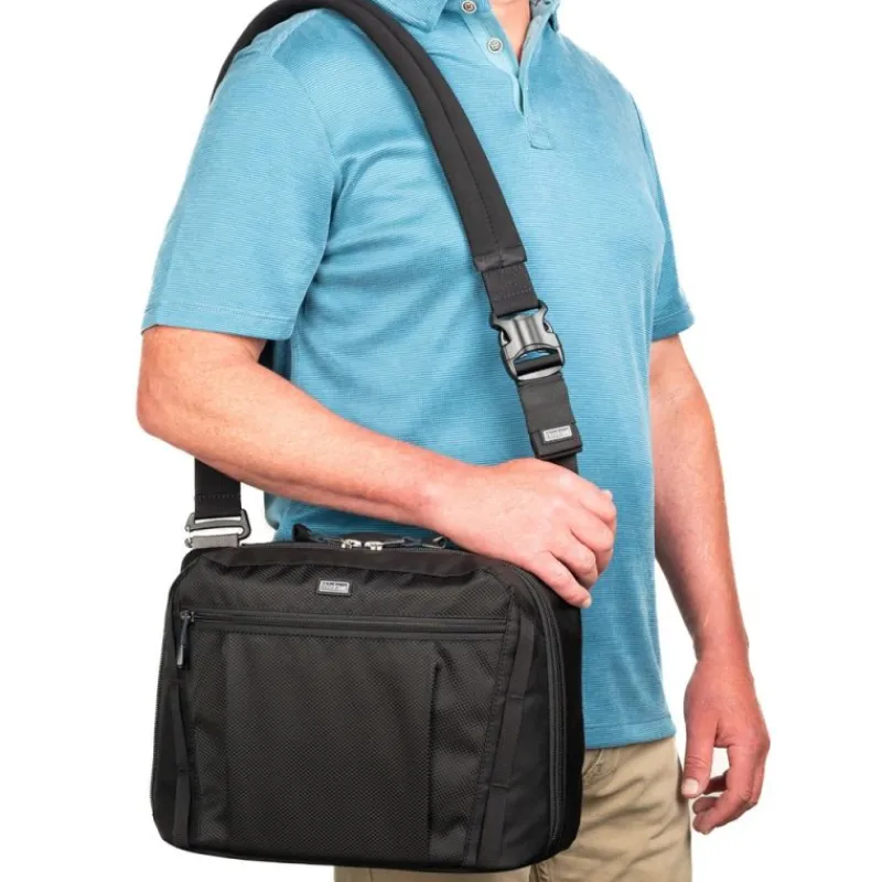 THINK TANK Sac bandoulière PressPass 20 – Élégance et protection pour vos déplacements