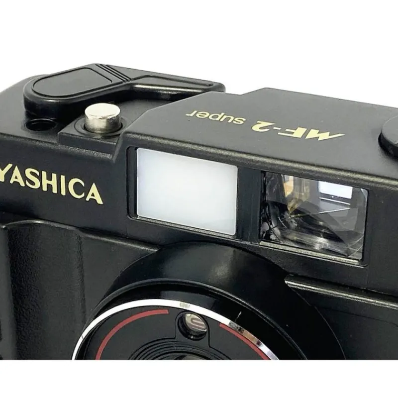 Yashica MF-2 Super : Appareil Photo Automatique Compact pour Capturer la Magie du Moment